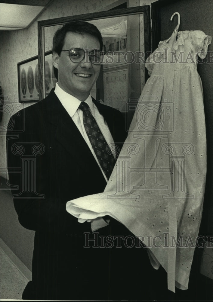 1992 Bill Smith, Menomonee Falls Health Care Center - Historic Images
