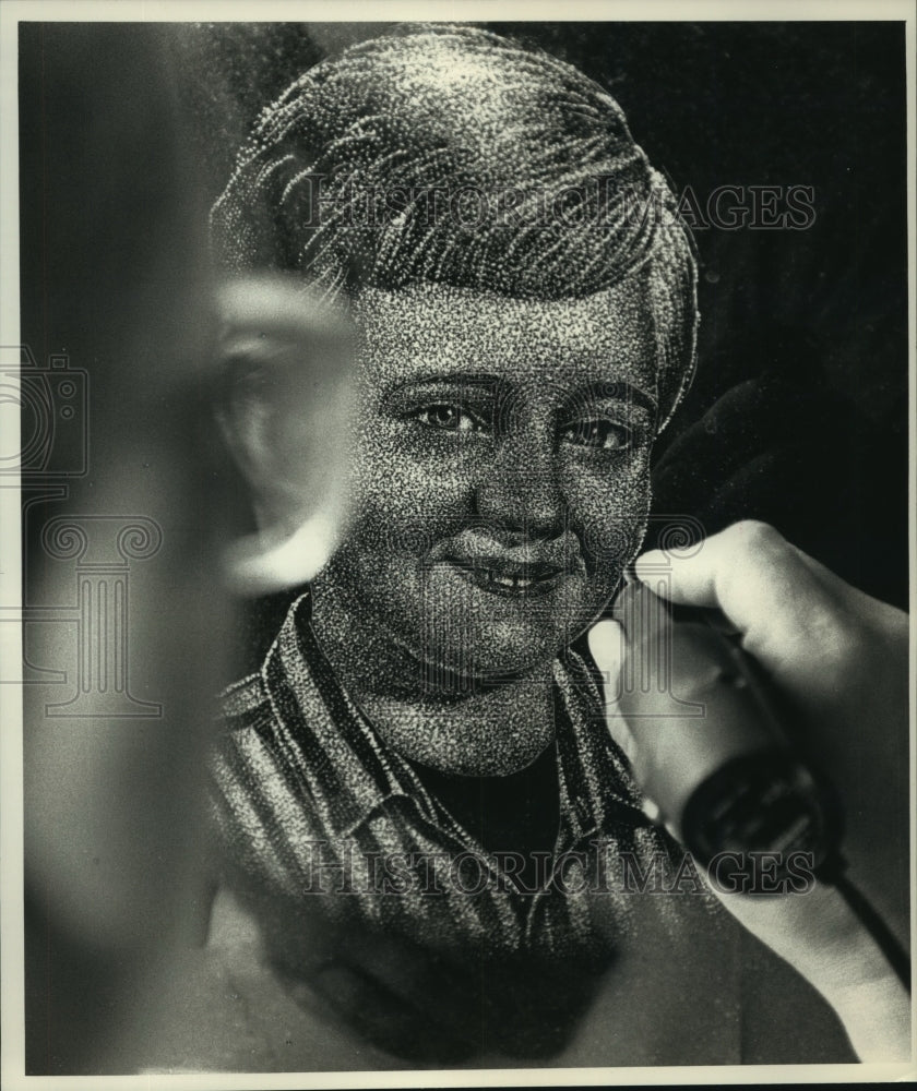 1992 Press Photo Stonecutter Peter Bokotey etching a tombstone - mjc17354 - Historic Images