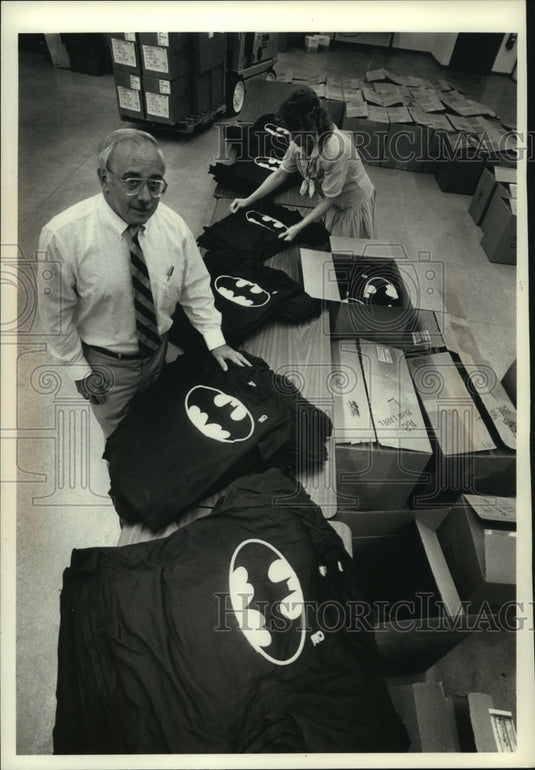 1989 Press Photo Paul E. Storin, president of Promotional Resources, Wisconsin - Historic Images