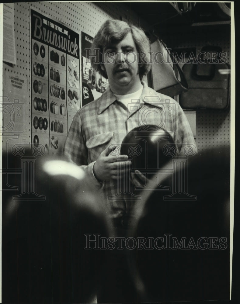 1980 Press Photo Professional Bowler Mike Straney - Milwaukee Wisconsin - Historic Images