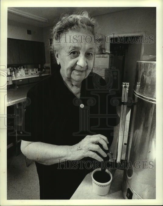 1989 Press Photo Margaret Straub Humanitarian, Madison Wisconsin - mjc17398 - Historic Images