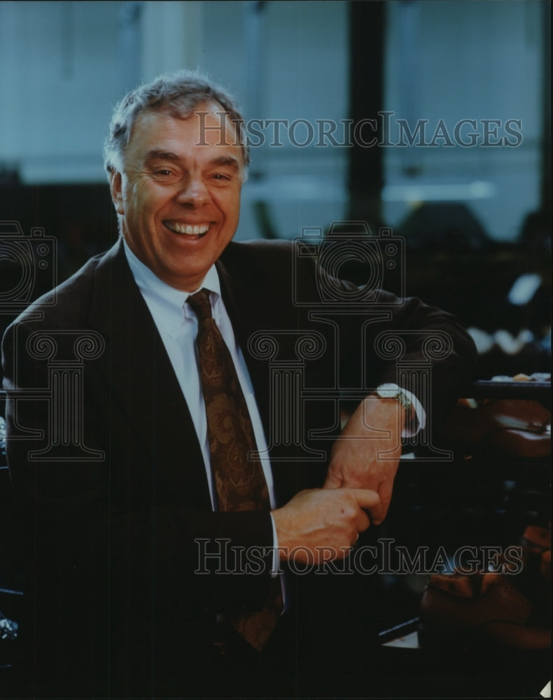 1994 Press Photo John J. Stollenwerk, President and CEO of Allen Edmonds - Historic Images