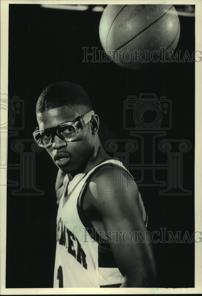 1988 Press Photo Keith Stewart, Messmer High School Basketball player, Wisconsin - Historic Images