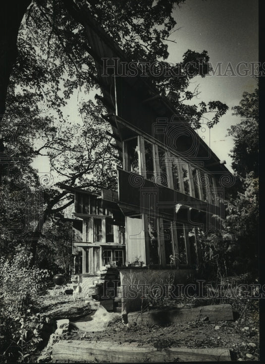 1979, The Waukesha home of Mr. and Mrs. Ronald Stocks - mjc17613 - Historic Images