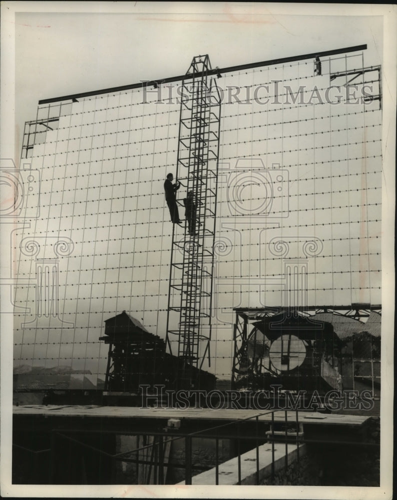 1953 Press Photo Large flat sun reflector for solar energy - mjc17616 - Historic Images