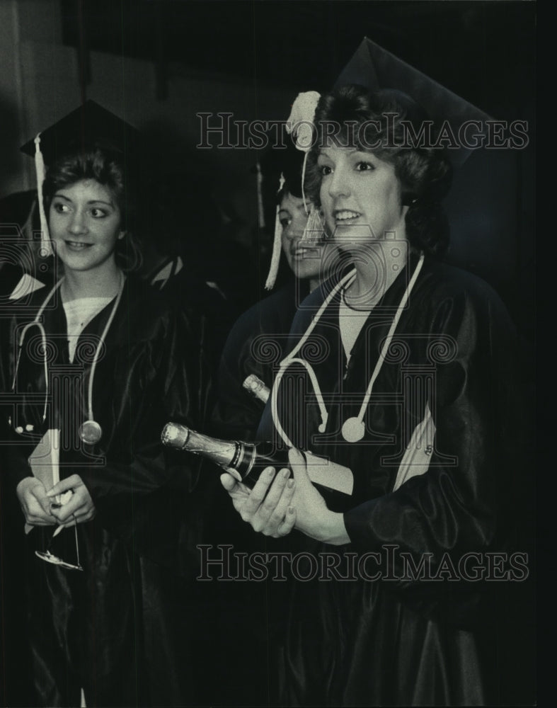 1985 University of Wisconsin-Milwaukee students at their graduation - Historic Images