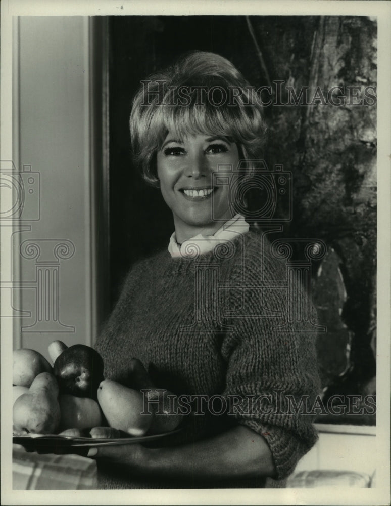 1967 Press Photo Singer Dinah Shore - mjc17717 - Historic Images
