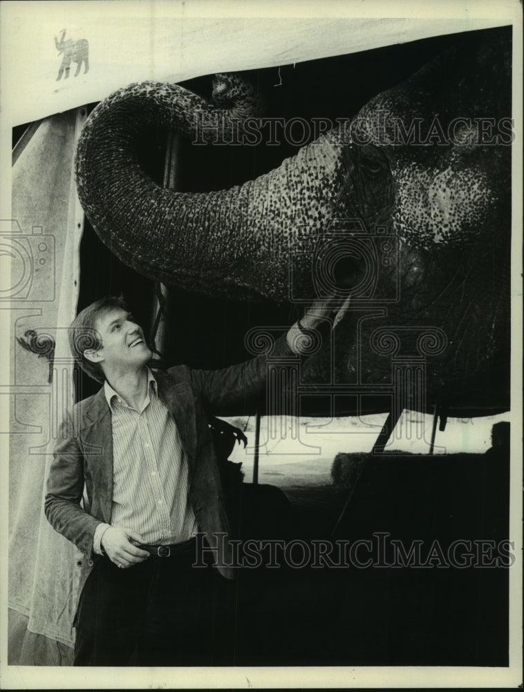 1982 Press Photo Richard Thomas at Ringling Bros and Barnum &amp; Bailey Circus - Historic Images