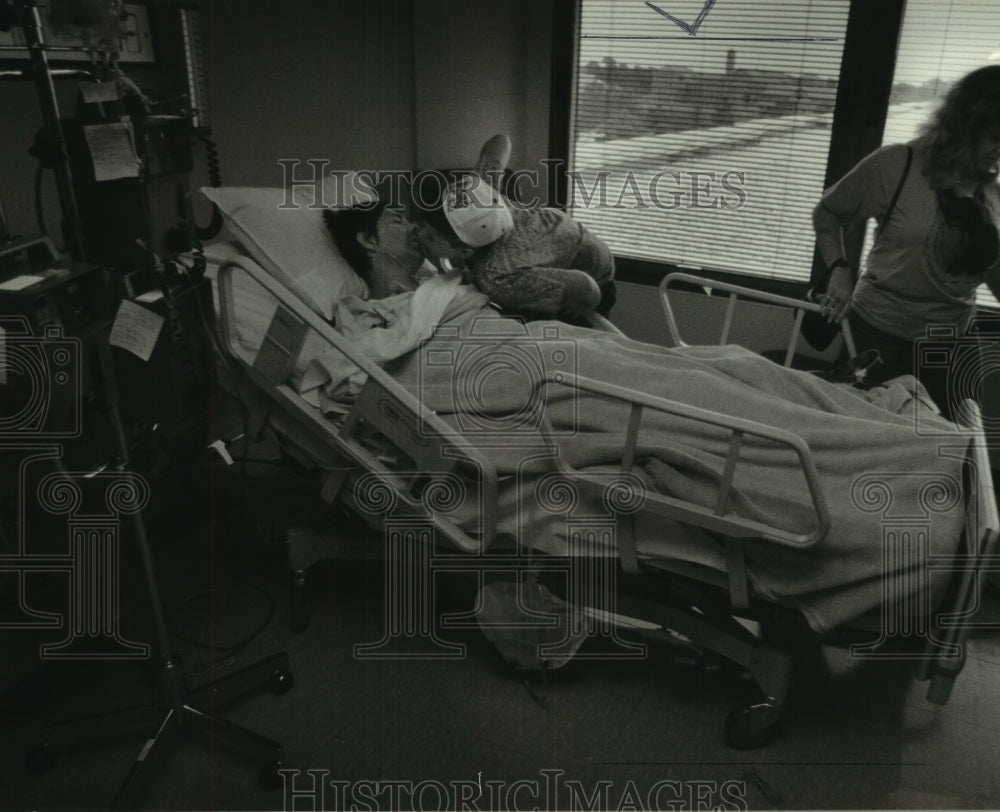 1993, Russ Ensweller, transplant recipient &amp; family - mjc17950 - Historic Images