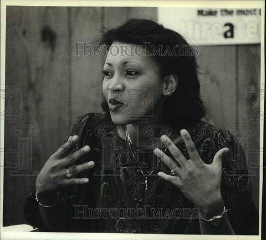 1982, Ann Smith director of Operation 4000 - mjc17969 - Historic Images