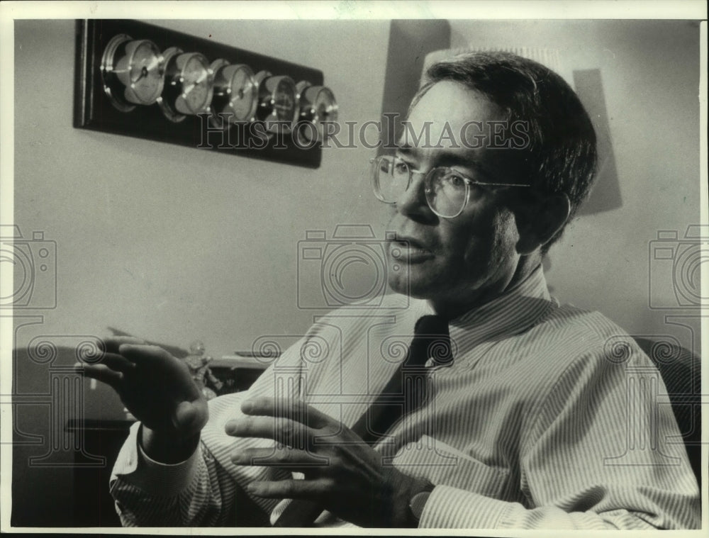 1989, Frederick P. Stratton Jr., CEO of Briggs &amp; Stratton - mjc18029 - Historic Images