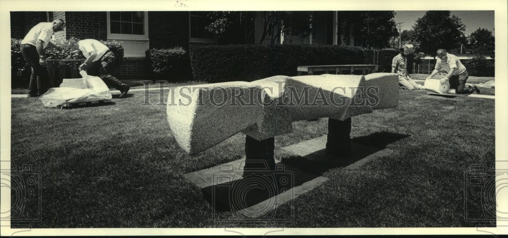 1983 Press Photo Paul Trappe granite sculpture, "Long Harcourt" - mjc18236 - Historic Images