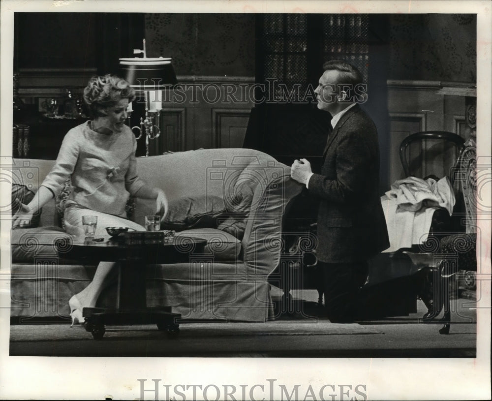 Press Photo Pippa Scott, Biff McGuire, to knees during theatre performance. - Historic Images