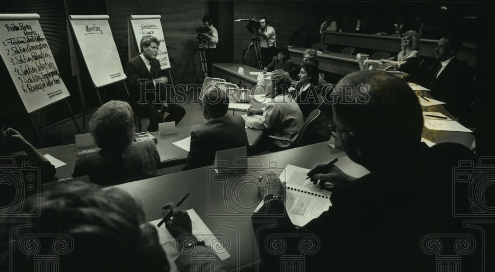 1989, Kent Stickler, Stickler Learning, in Wisconsin training bankers - Historic Images