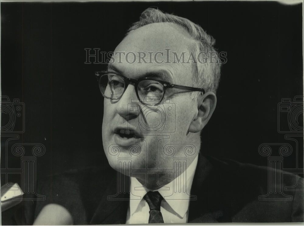 1969, Surgeon General William H. Stewart addresses Senate Committee - Historic Images