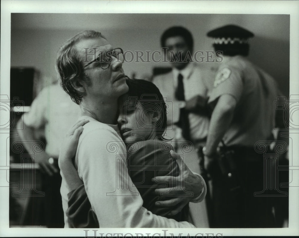 1983 Press Photo David Soul hugging Pam Dawber in "Through Naked Eyes"- Historic Images