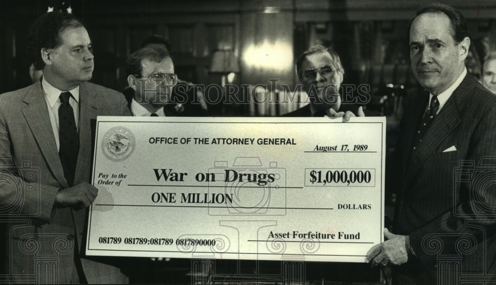 1989, Senator Bob Kasten and Thornburgh display a large check - Historic Images