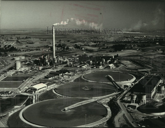 1978, Plant that reclaims gold from old mine dumps, South Africa - Historic Images