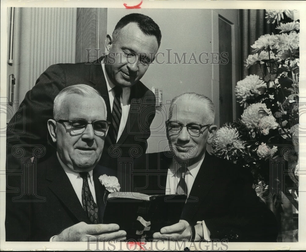 1964 Press Photo Adolph Thoma 50 yrs with Catholic Family Life Insurance Company- Historic Images