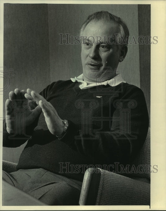 1986, Charles Treadwell, City Clerk, Mequon - mjc18579 - Historic Images