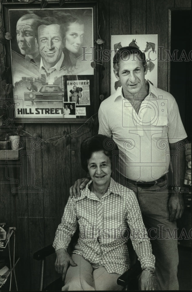 1981 Press Photo Daniel Travanti&#39;s brother and sister Angelo and Laura, Kenosha - Historic Images