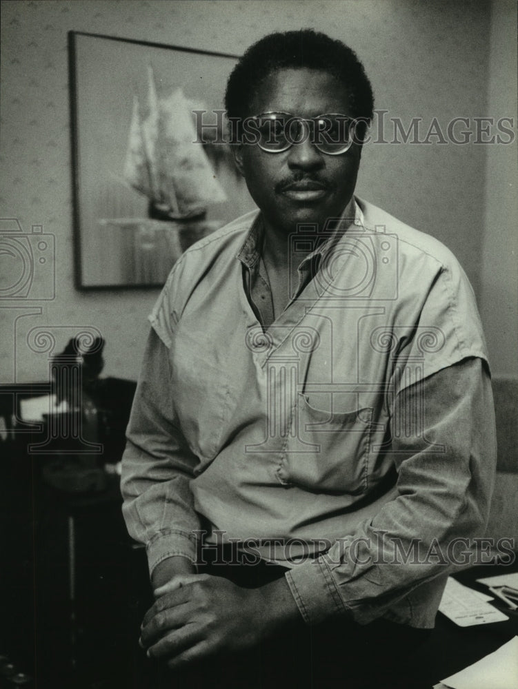 1993, Gynecologist Milton Tarver of Imperial Health Center Milwaukee - Historic Images