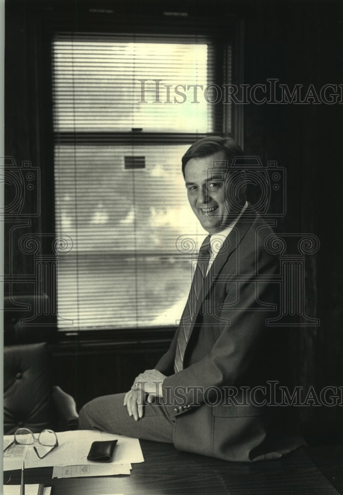 1987, Don Tappa Wisconsin dean of faculty at Carroll College - Historic Images