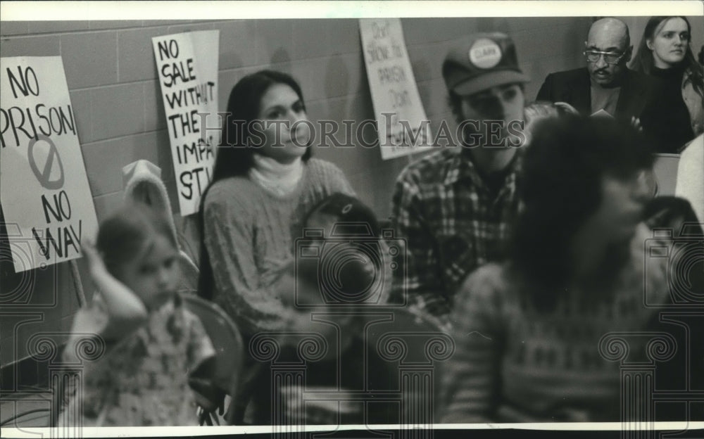 1983 Protest against turning Albert Trostel & Sons Co. into prison - Historic Images