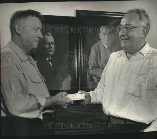 1952 Press Photo Albert Trostel, Jr. & Lawrence Lonski, Albert Trostel & Sons Co - Historic Images