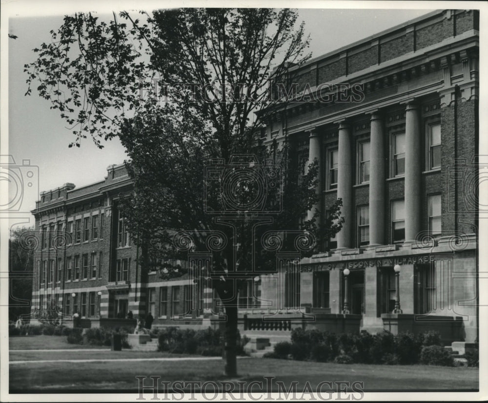 1962 Press Photo Mitchell Hall, University of Wisconsin-Milwaukee - mjc18900 - Historic Images
