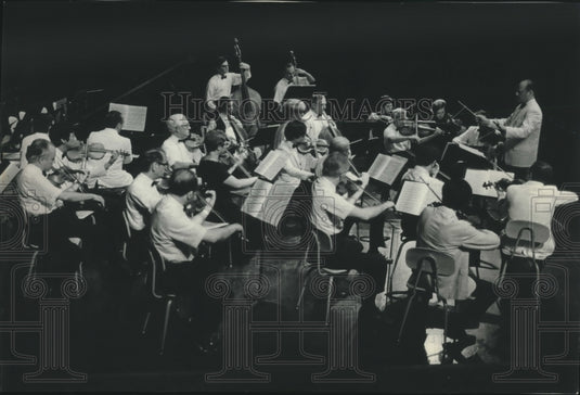 1969 Press Photo Summer Arts Festival Orchestra in Milwaukee. - mjc18901 - Historic Images