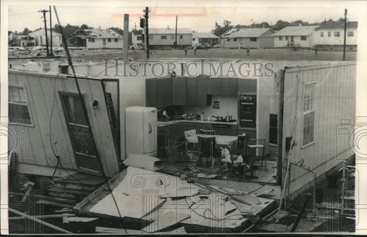 1961 Press Photo Tornadolike winds blew off the roof of a home near Baltimore - Historic Images