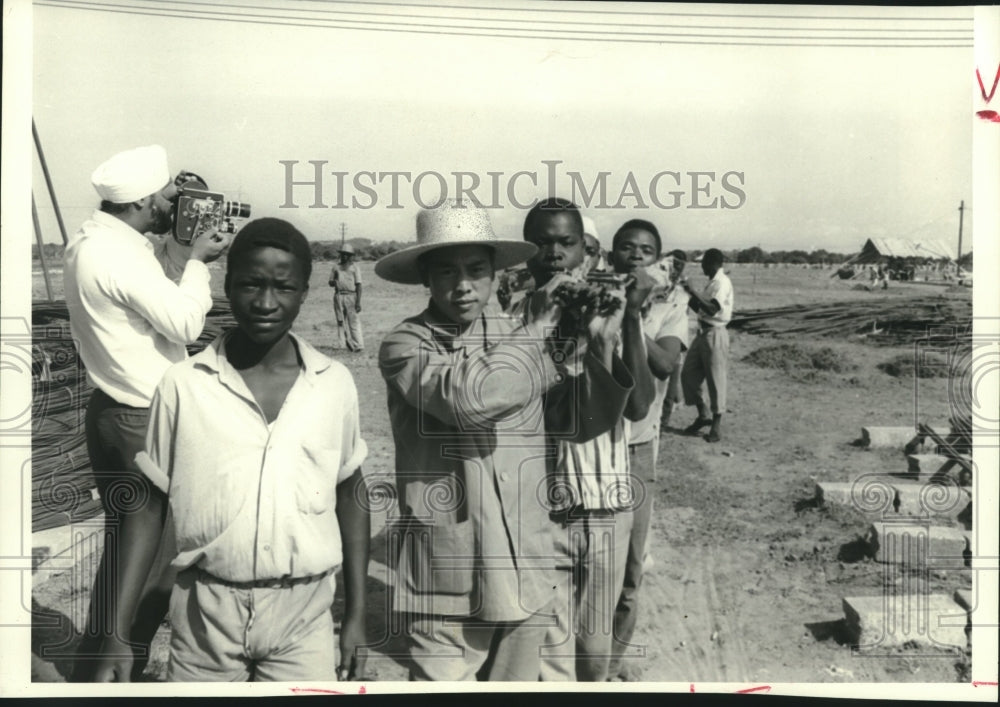 1972, A Chinese adviser helped Tanzanian rail line laborers - Historic Images