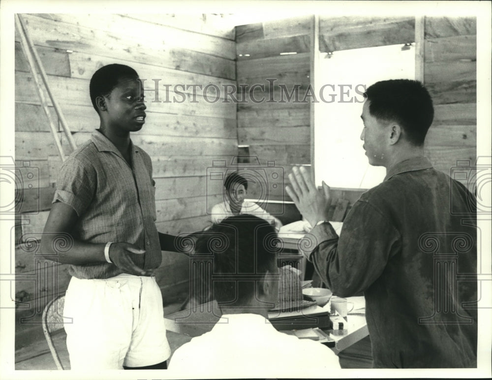 1972, Chinese helping in educational fields, Tanzania - mjc18955 - Historic Images