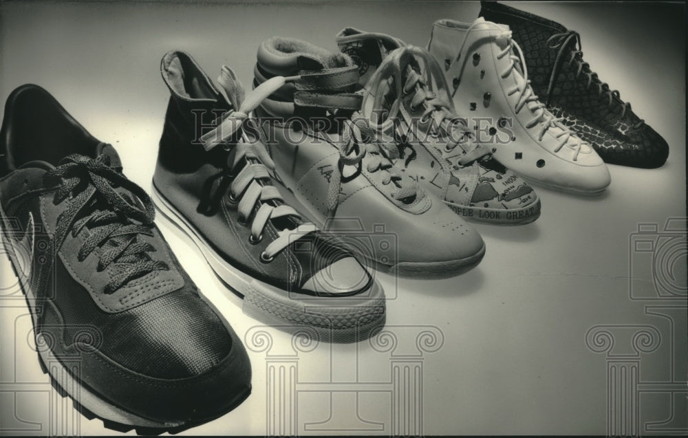 1988 Press Photo An array of tennis shoes made for running, walking or fun - Historic Images