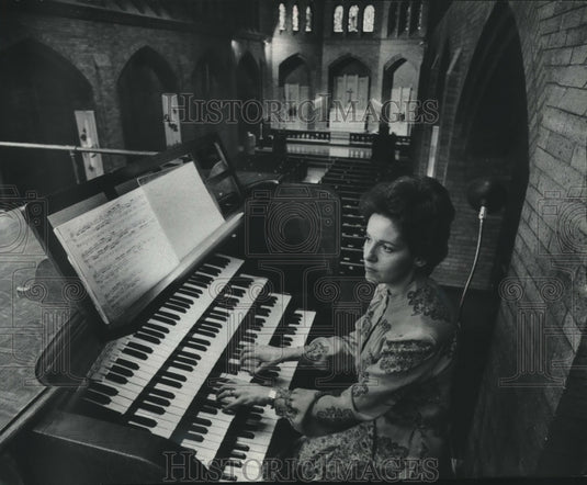 1977 Press Photo Organist Lois Toeppner at the Redeemer Lutheran Church - Historic Images
