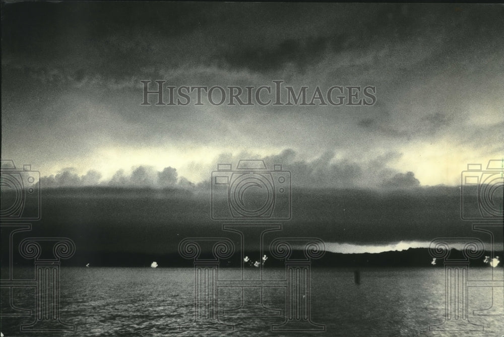 1984 Press Photo Waukesha County, Wisconsin summer storm - mjc19045 - Historic Images