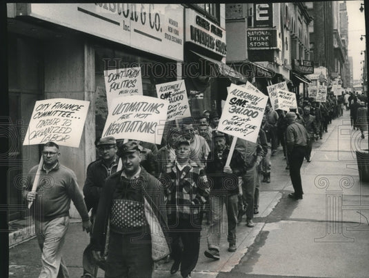 1963 Press Photo Milwaukee truck drivers marched toward City Hall - mjc19048 - Historic Images