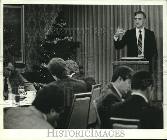 1962 Press Photo William C. Terpstra, Midcon Corp. vice president of finance - Historic Images