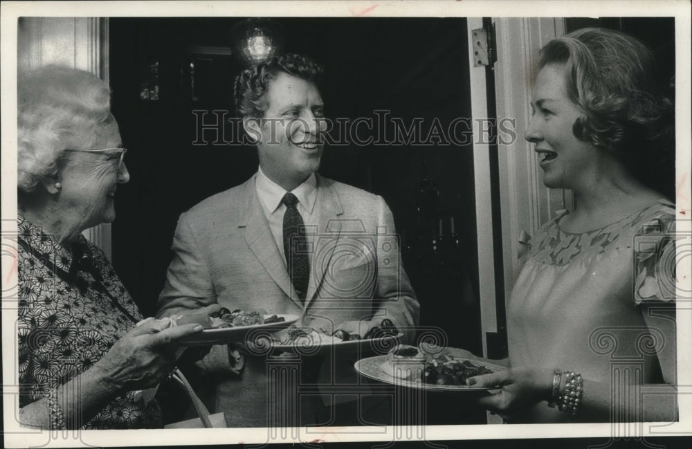1968, Mrs. Joseph House Speaks With Mrs. Charles Vogel and Guest - Historic Images