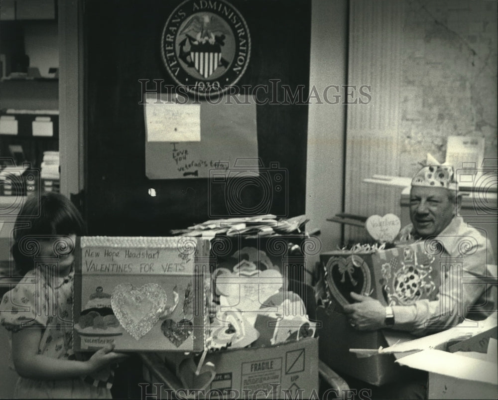 1990 Press Photo Sarah Schneider Brings Valentines to Veteran Paul Fine - Historic Images