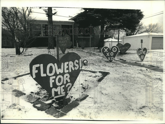 1993, Claude North Residence is Decorated With Hearts in Glendale - Historic Images