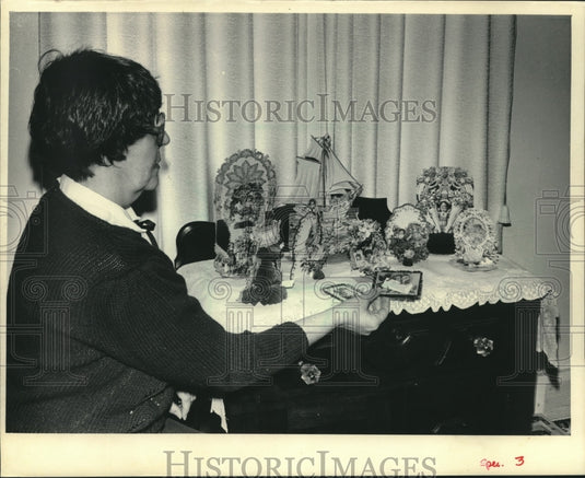 1986, Favorite valentines in Nila Silbaugh's collection - mjc19286 - Historic Images