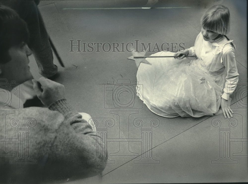 1984 Press Photo Cassie Ziegler in "The Wizard of Oz", Milwaukee - mjc19311- Historic Images