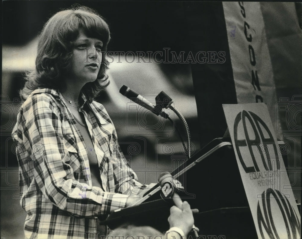 1979 Barbara Ulichny speaks to walkathon marchers in Wisconsin ...