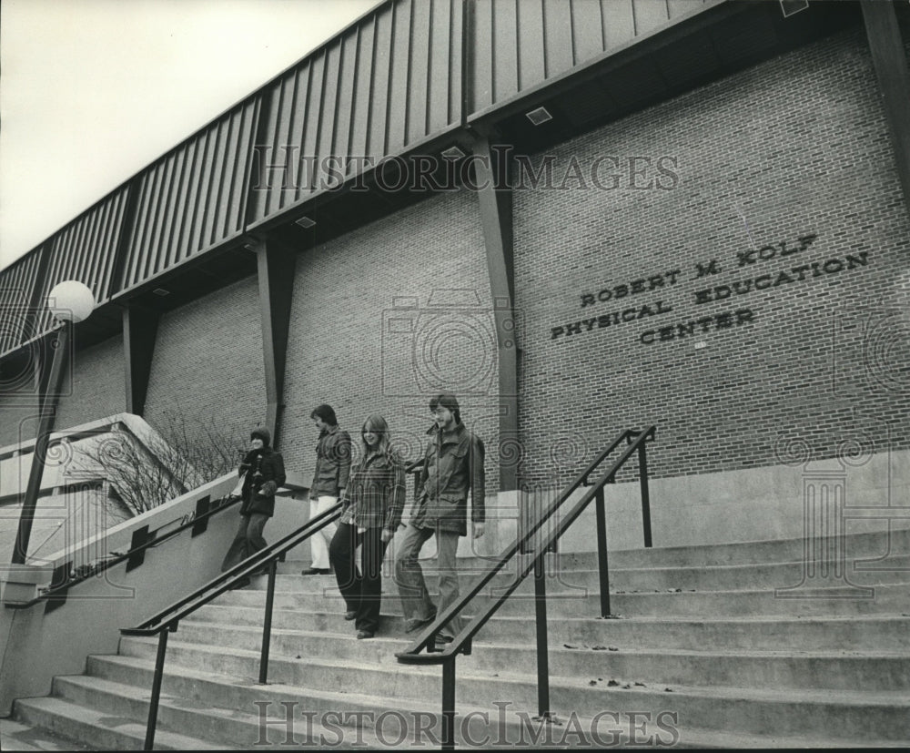 1976 Press Photo Physical Education Center, University of Wisconsin-Oshkosh - Historic Images