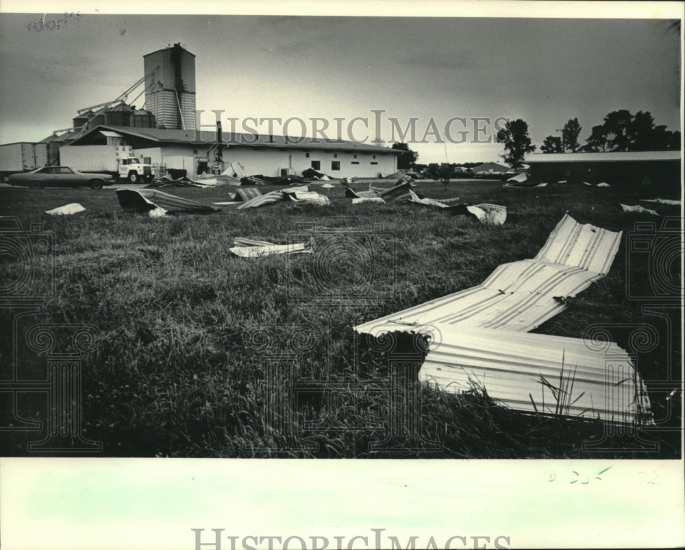 1984 Press Photo Disastrous storm hits Cold Spring Egg Farm in Palmyra,Wisconsin - Historic Images