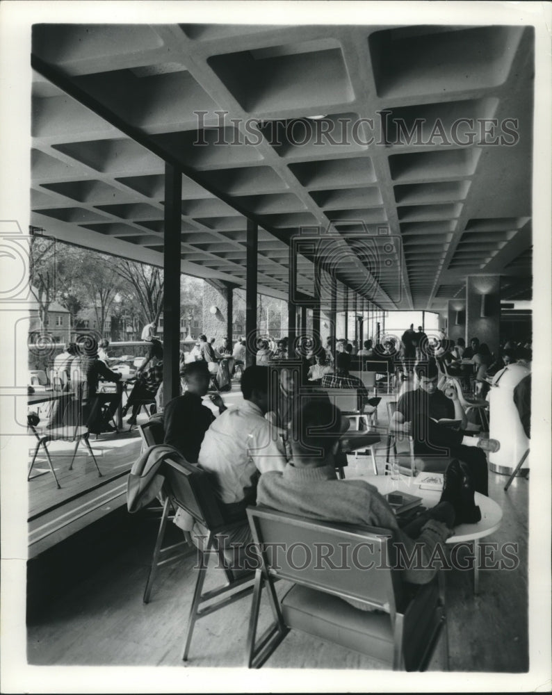 1964 Press Photo Snack bar at University of Wisconsin-Milwaukee Student Union - Historic Images