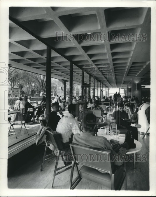 1964 Press Photo Snack bar at University of Wisconsin-Milwaukee Student Union - Historic Images