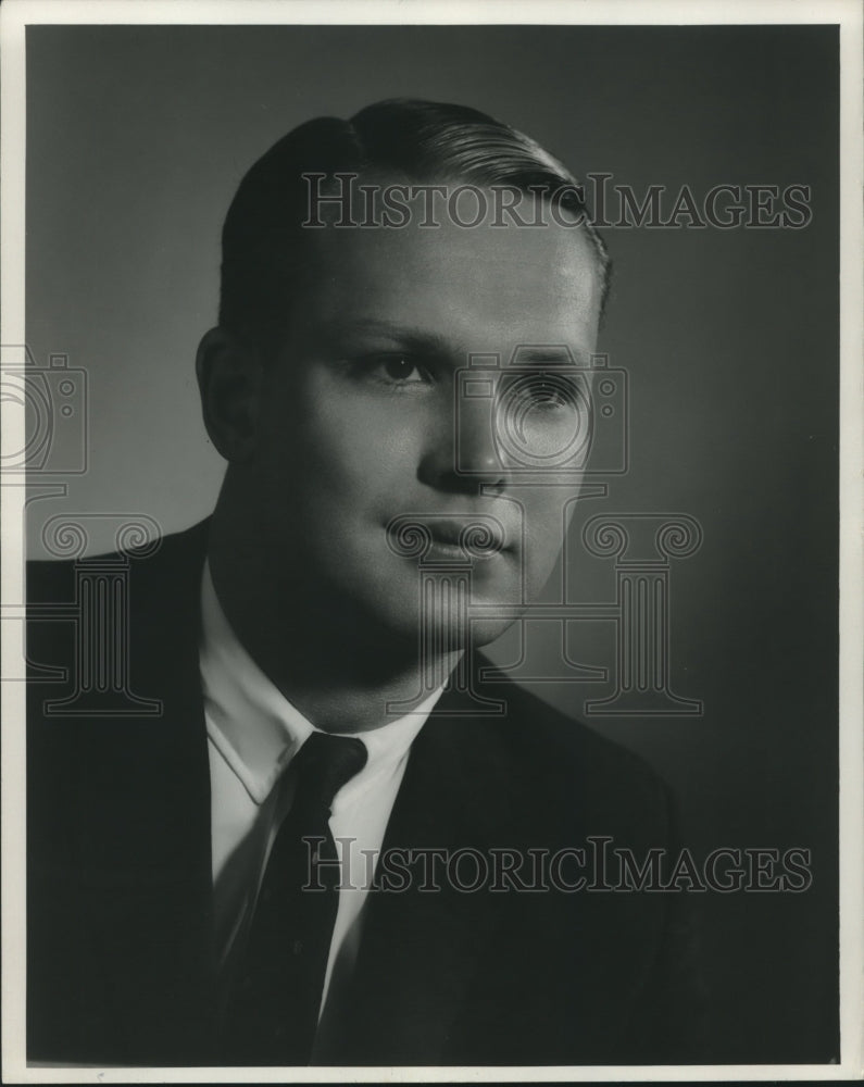 Press Photo Daniel C. Trinkaus, Baird & Company - mjc19453 - Historic Images